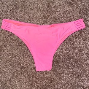 Cheeky bikini bottoms